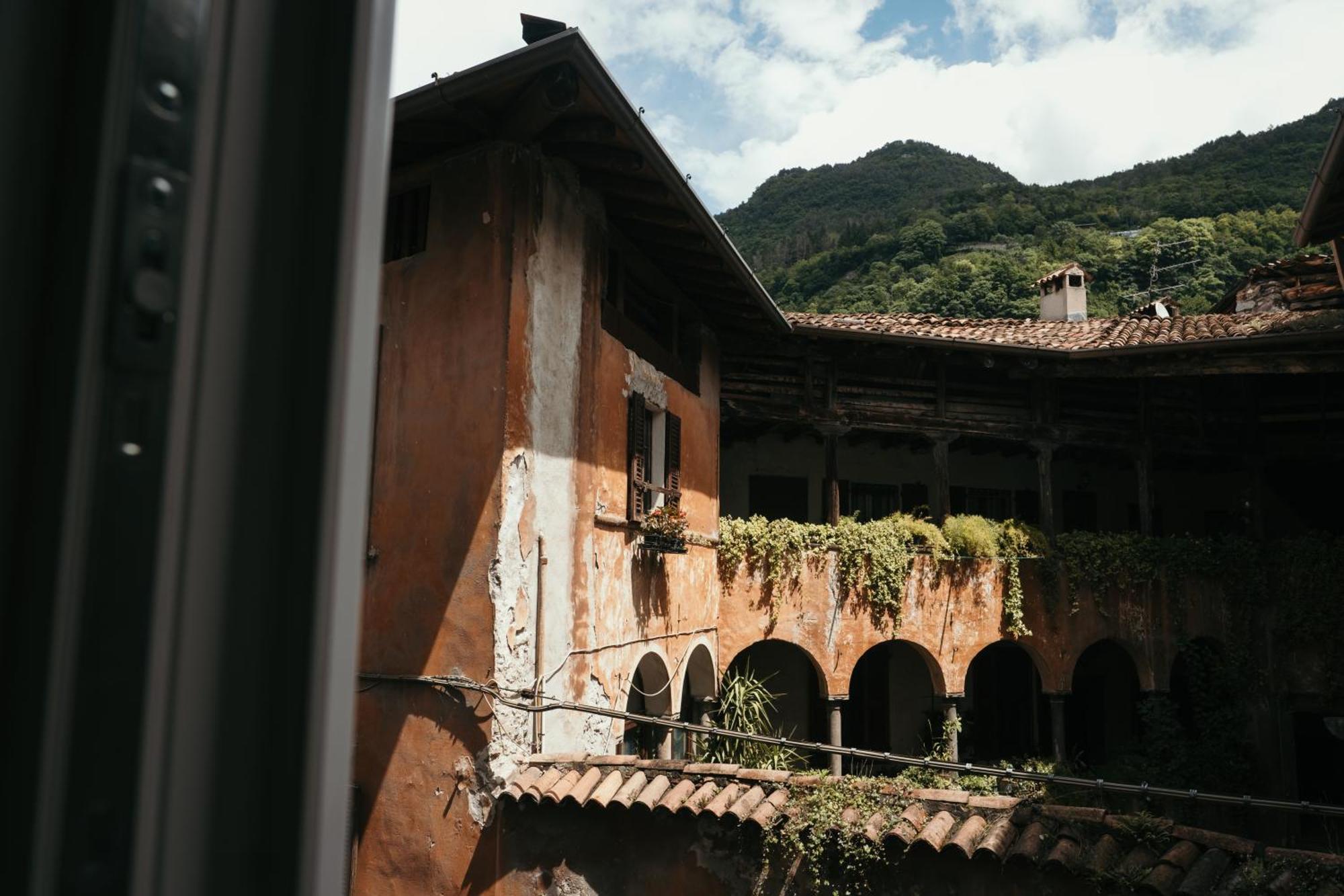 Charme Nel Borgo Di Bienno Di Design, Natura & Relax Bagian luar foto